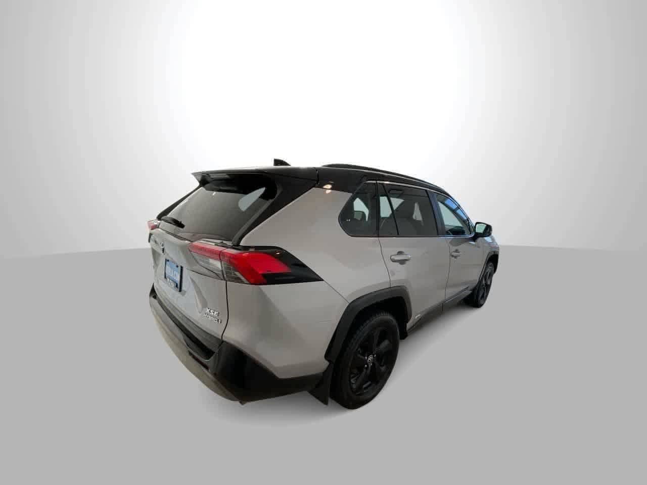 Thumbnail: 2021 Toyota RAV4 - 7