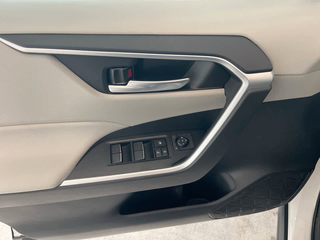 Thumbnail: 2025 Toyota RAV4 - 13