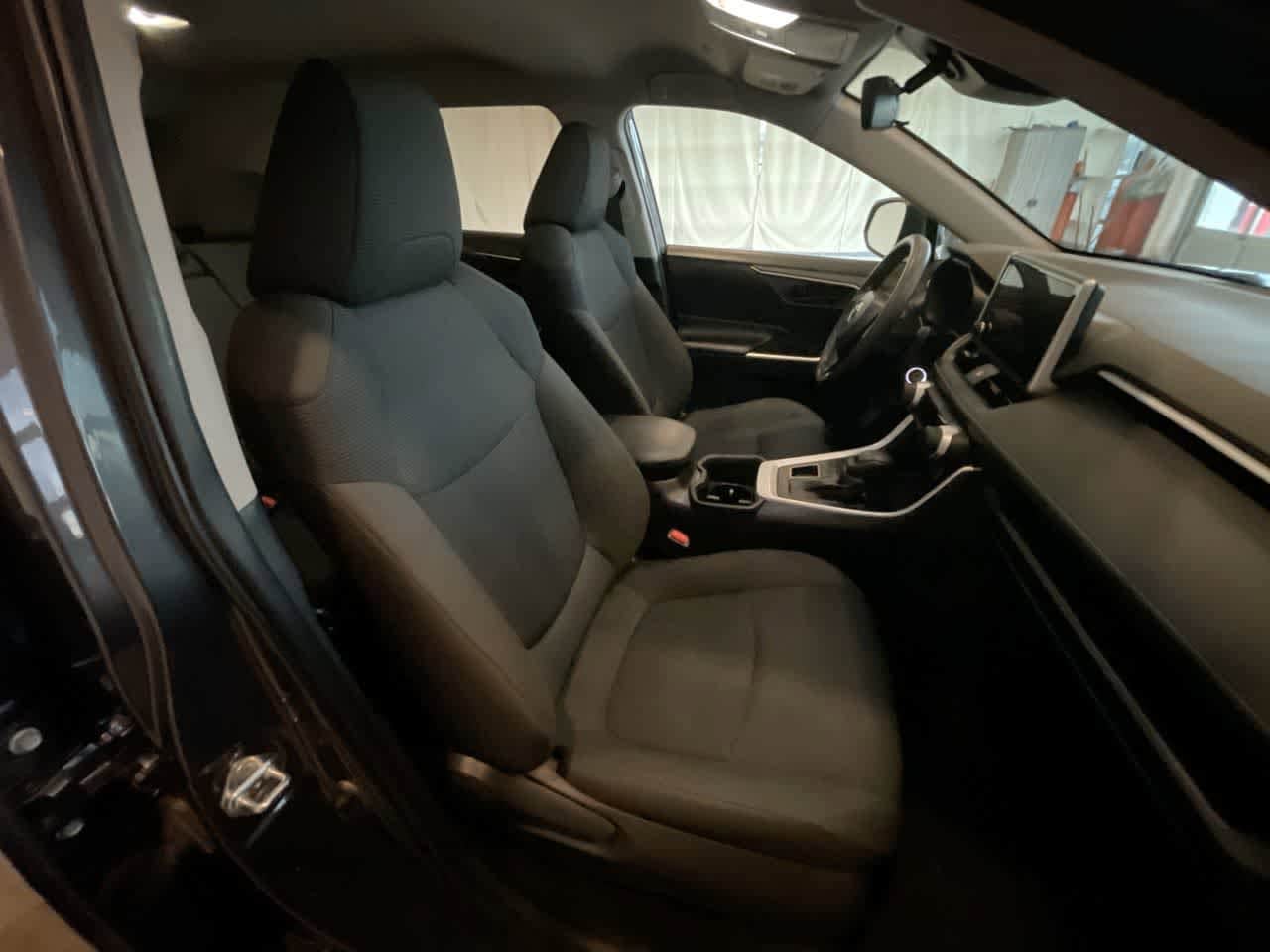 Thumbnail: 2024 Toyota RAV4 - 24