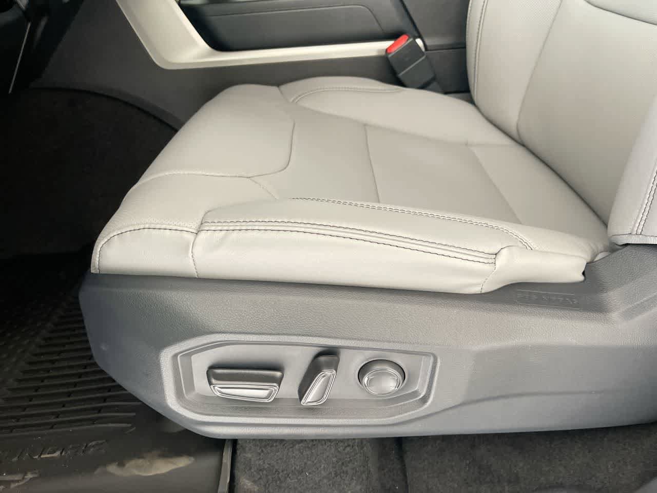2026 Toyota Tundra SR5 - Photo 12