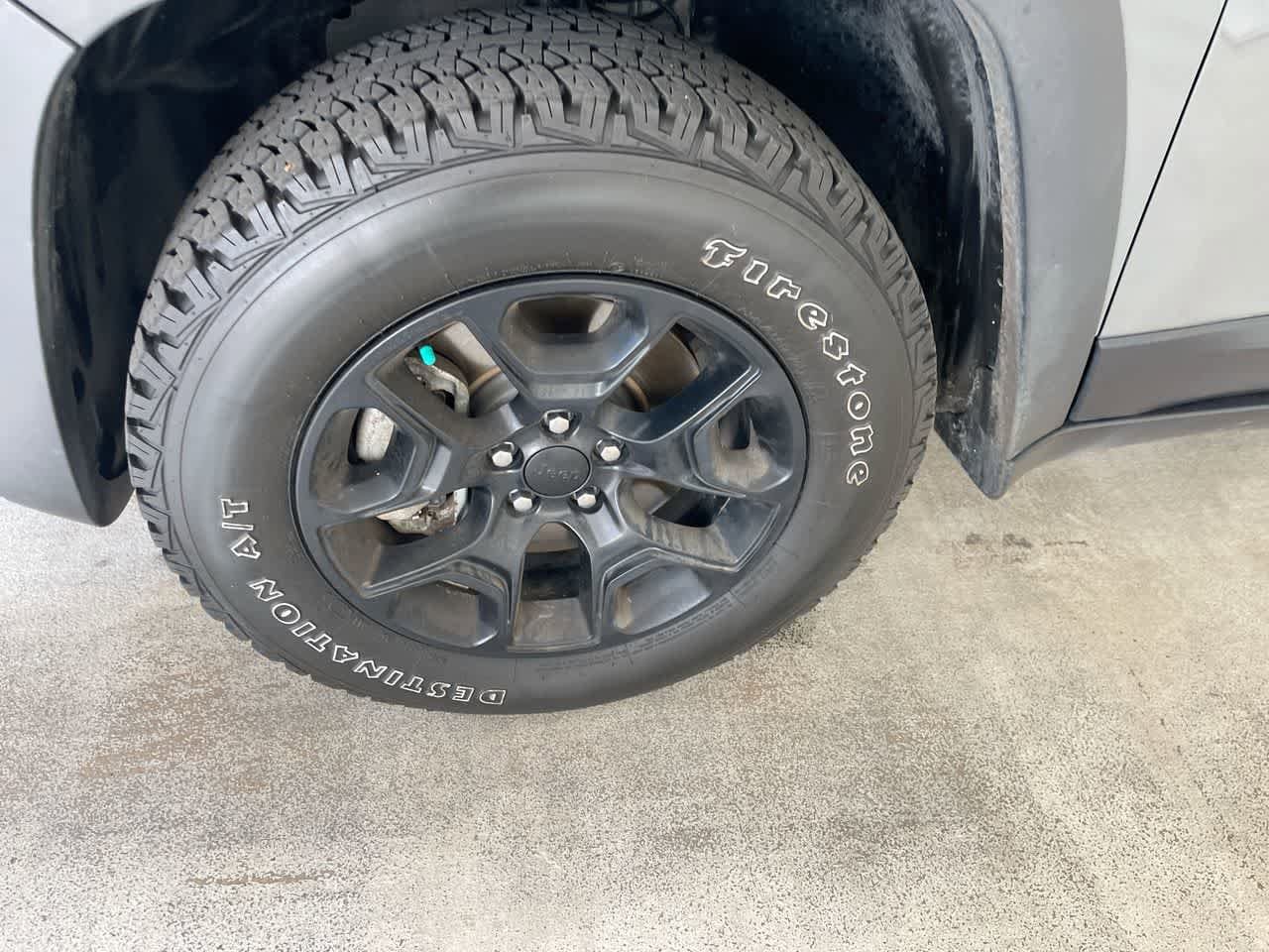 Thumbnail: 2022 Jeep Cherokee - 10