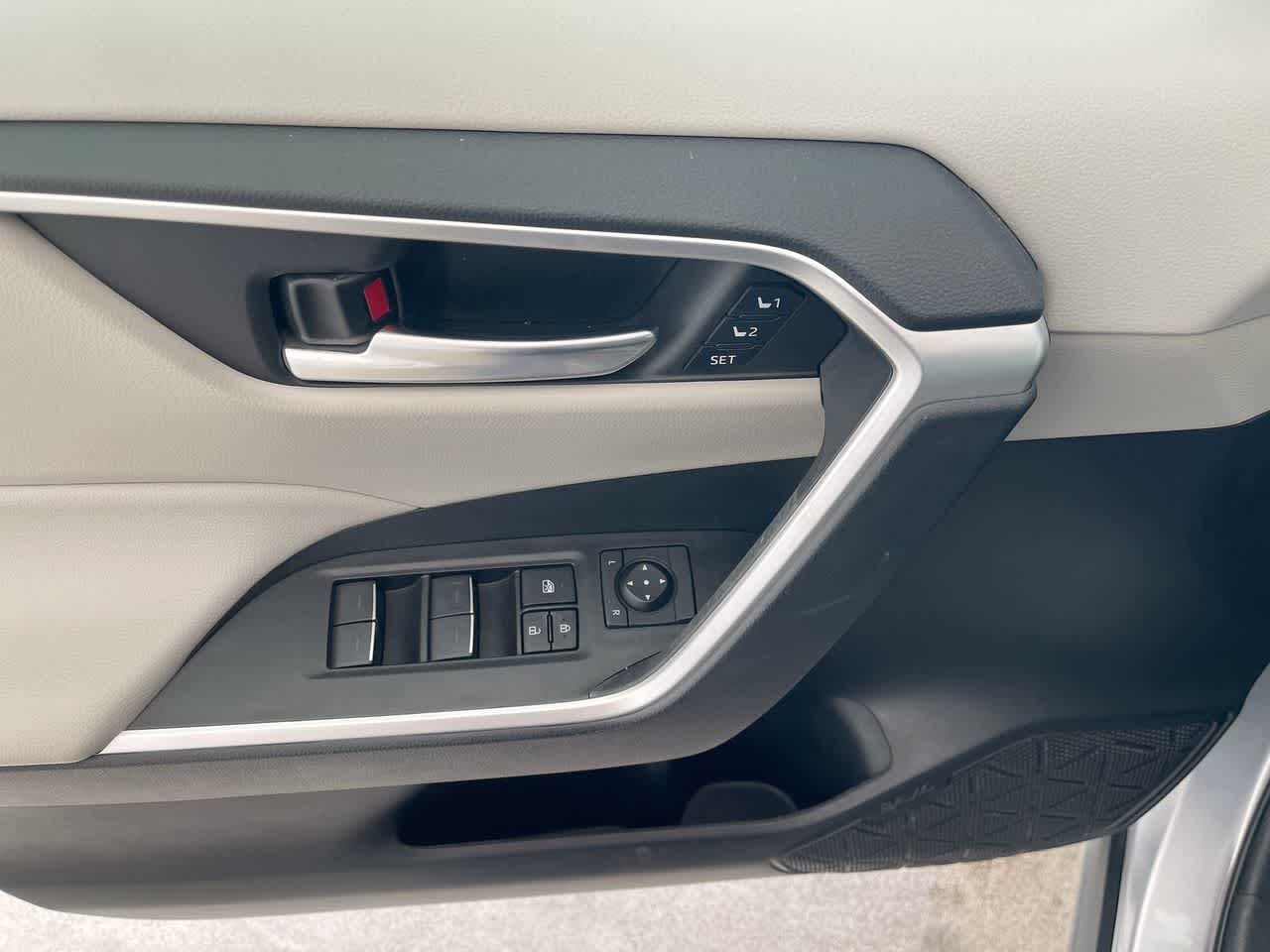 Thumbnail: 2024 Toyota RAV4 - 13