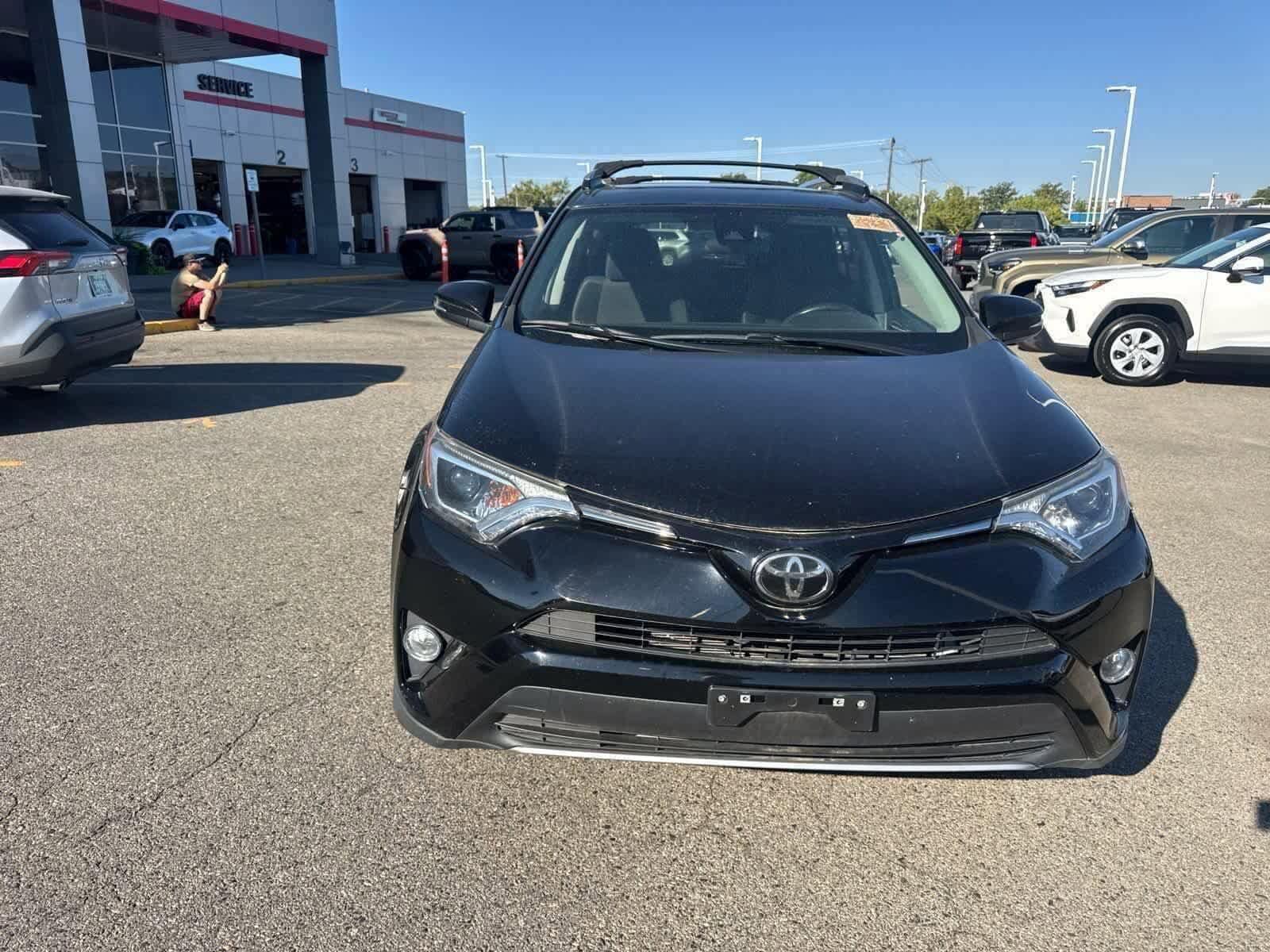 Thumbnail: 2018 Toyota RAV4 - 6