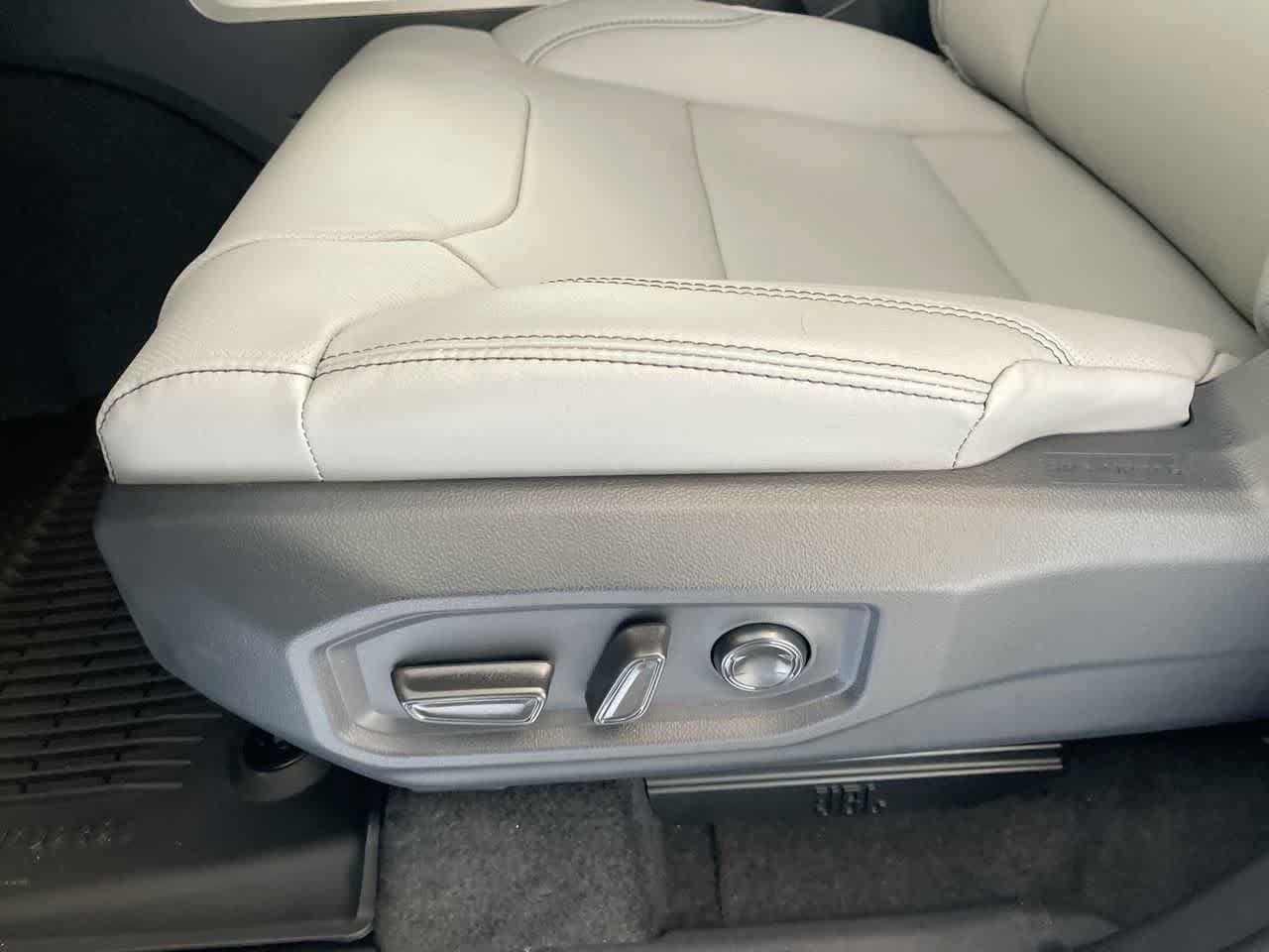 Thumbnail: 2026 Toyota Tundra - 12