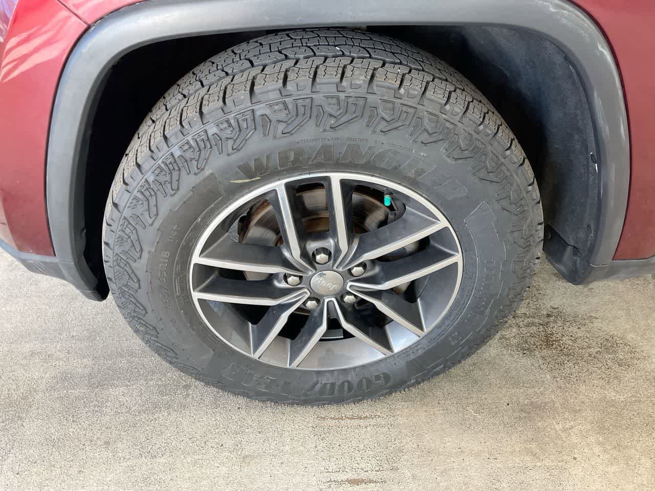 Thumbnail: 2017 Jeep Grand Cherokee - 10