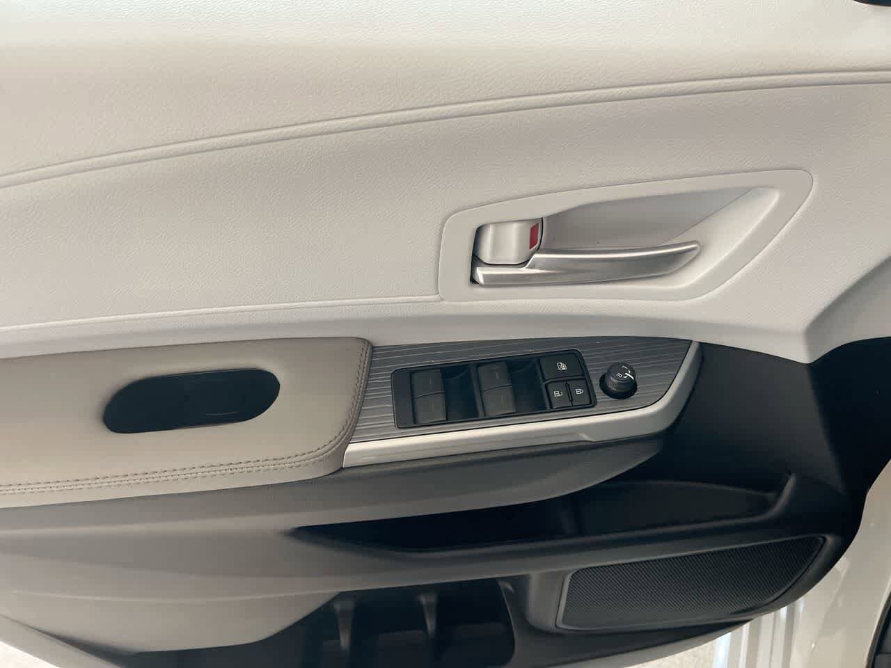 Thumbnail: 2026 Toyota Sienna - 13