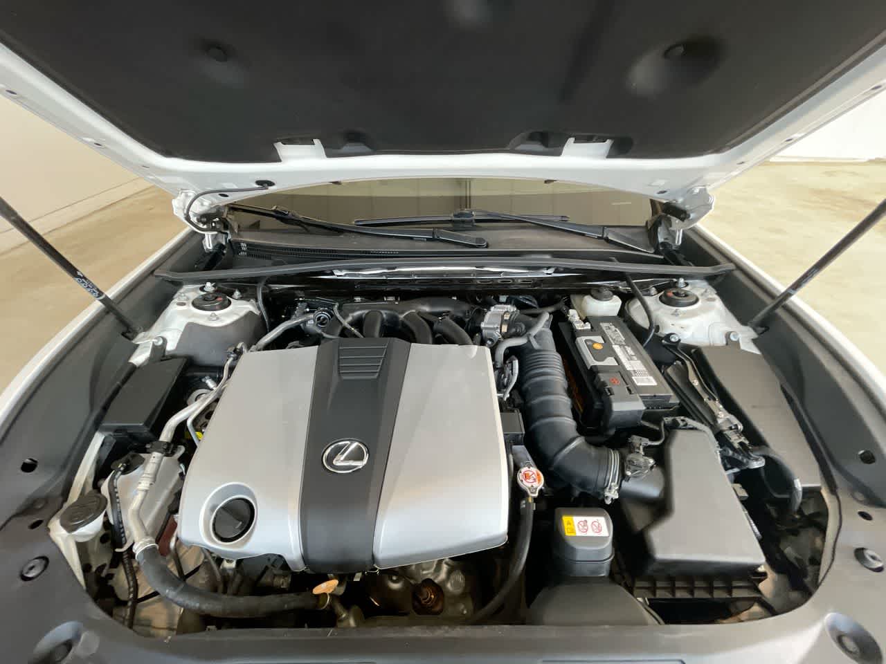 Thumbnail: 2020 Lexus ES - 26