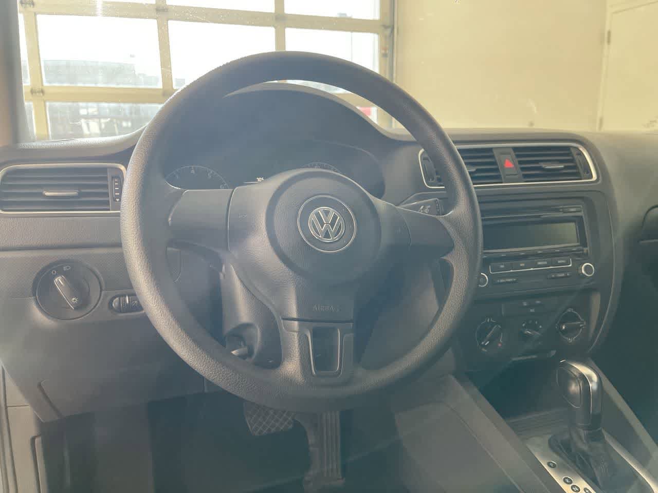 Thumbnail: 2014 Volkswagen Jetta - 14