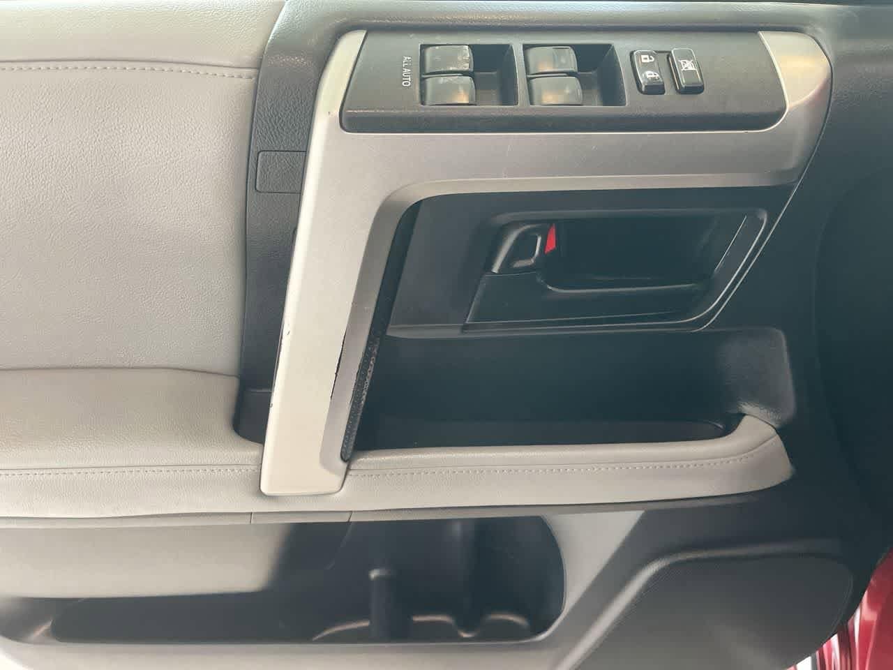 Thumbnail: 2013 Toyota 4Runner - 13