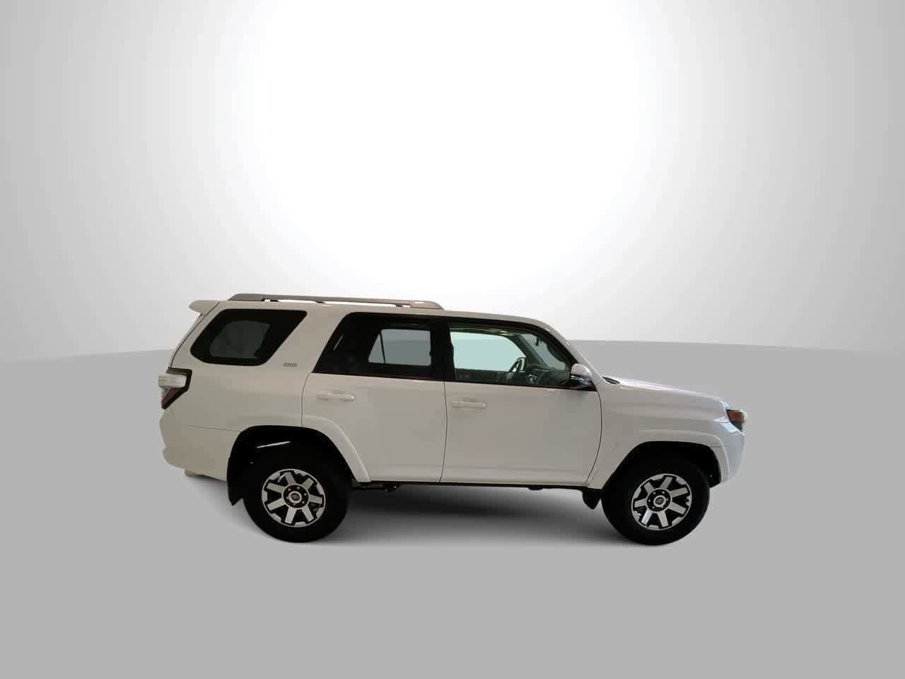 Thumbnail: 2018 Toyota 4Runner - 9