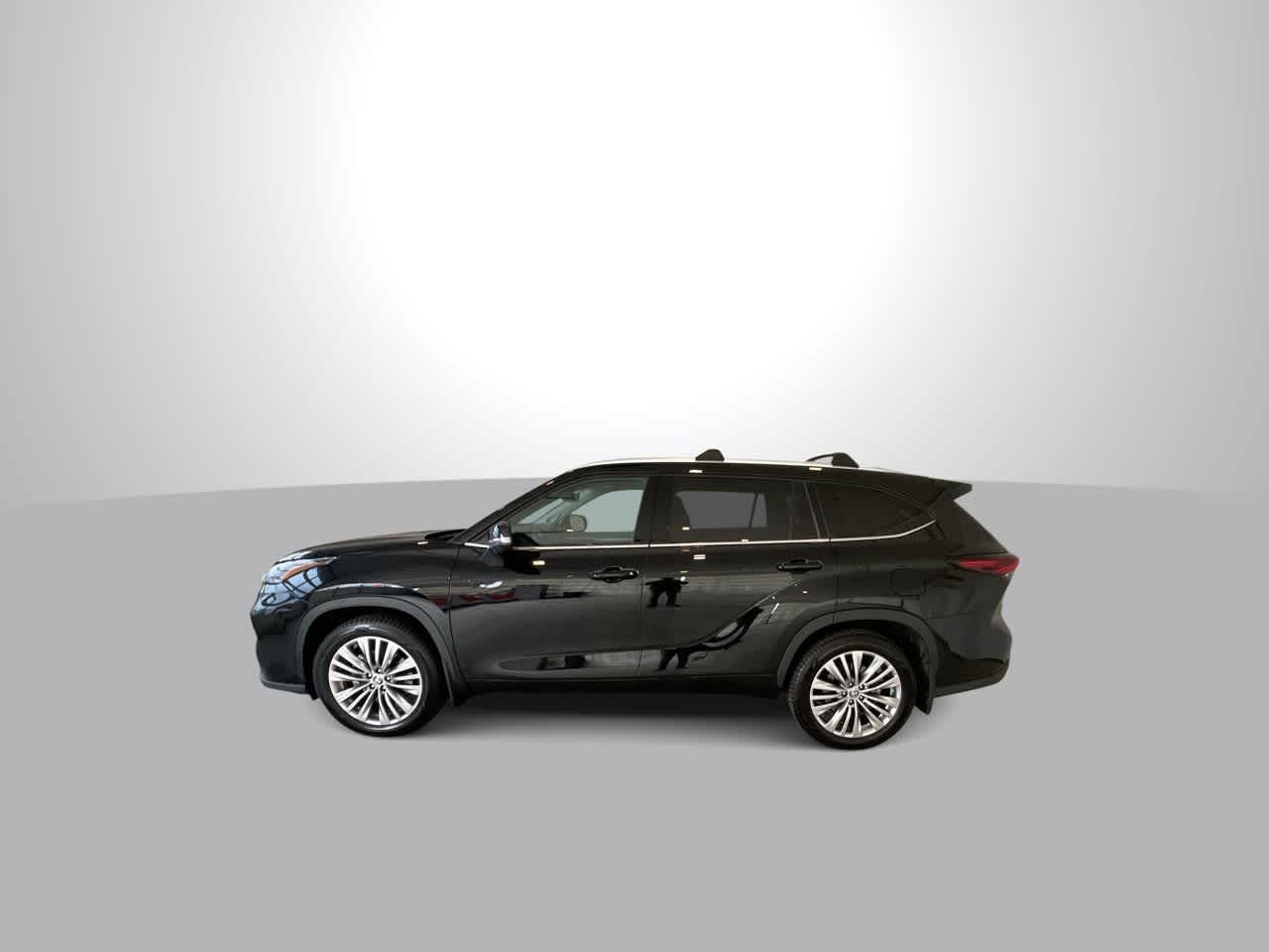 Thumbnail: 2024 Toyota Highlander - 4