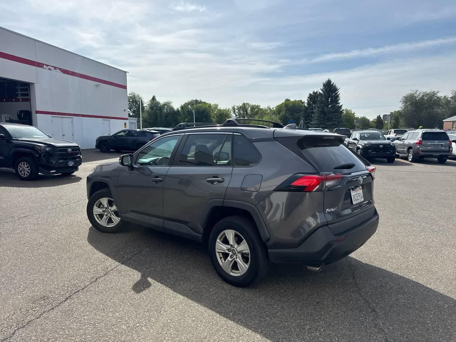 Thumbnail: 2021 Toyota RAV4 - 27