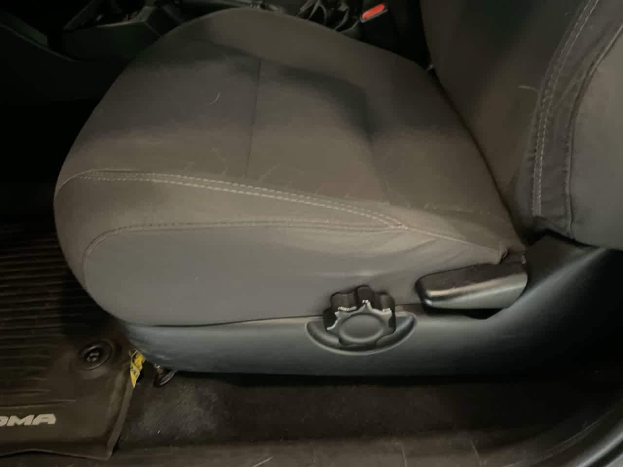 Thumbnail: 2018 Toyota Tacoma - 12