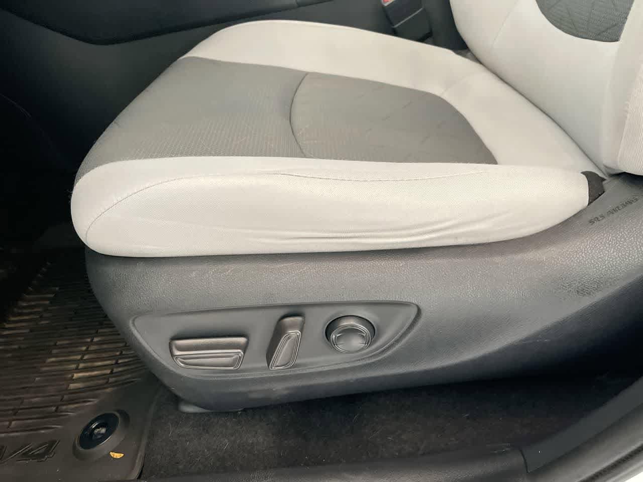 Thumbnail: 2021 Toyota RAV4 - 12