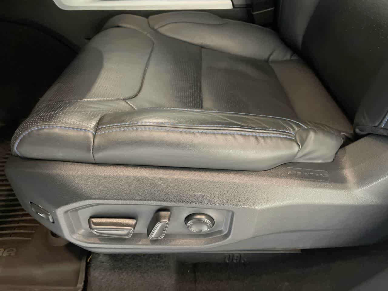 Thumbnail: 2025 Toyota Tundra - 12