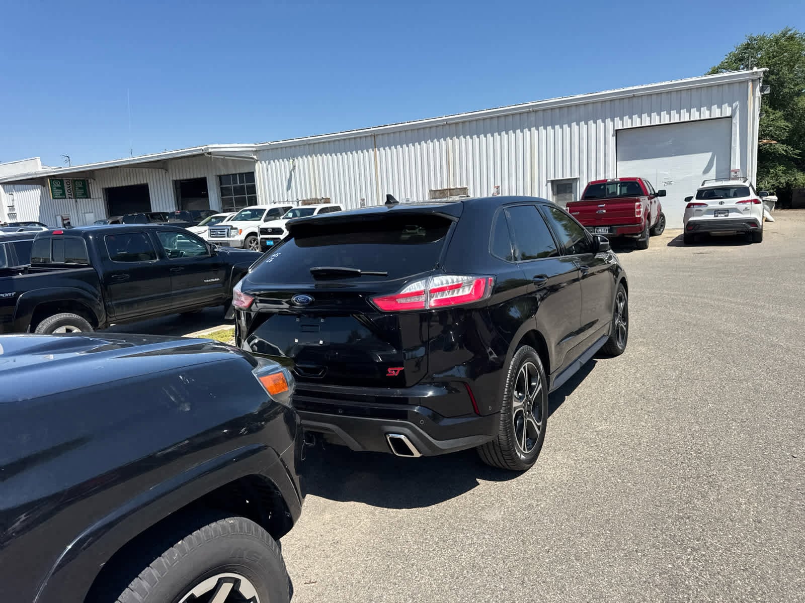 Thumbnail: 2020 Ford Edge - 17