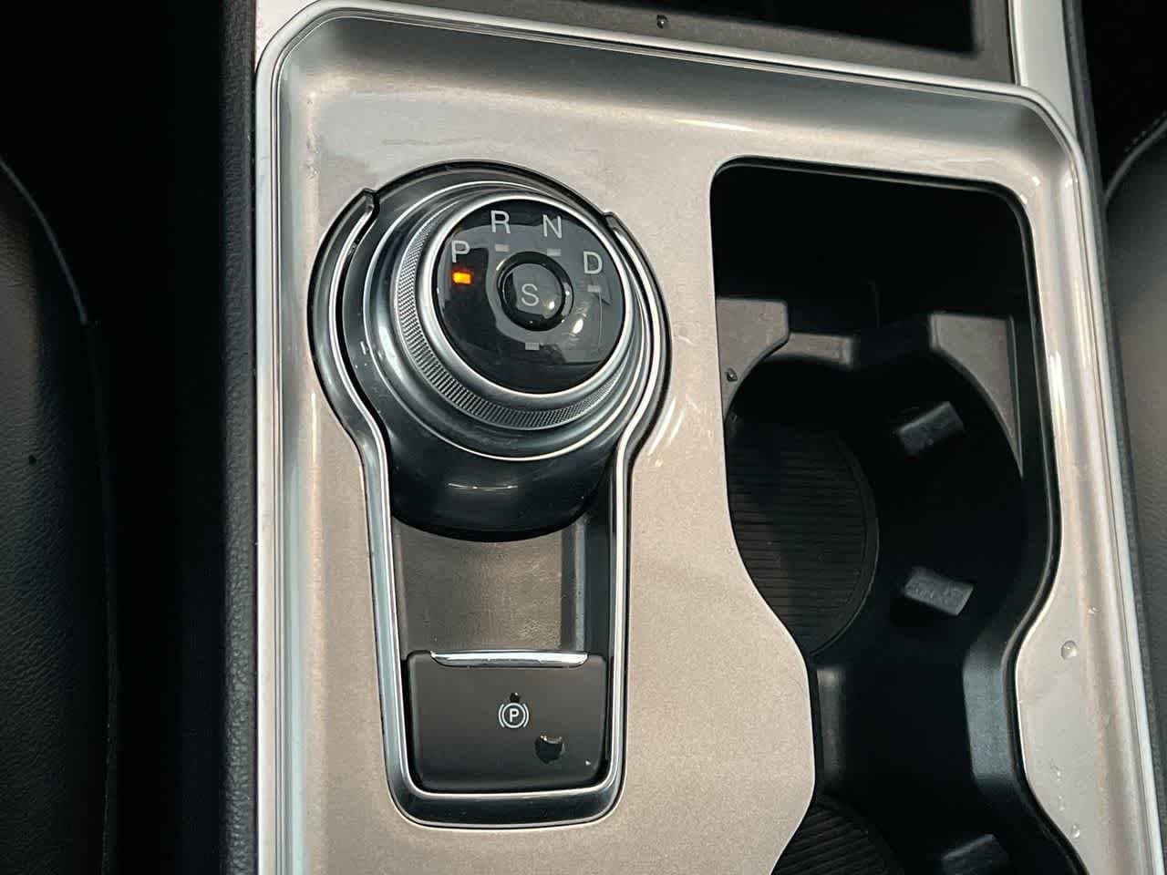 Thumbnail: 2024 Ford Edge - 19