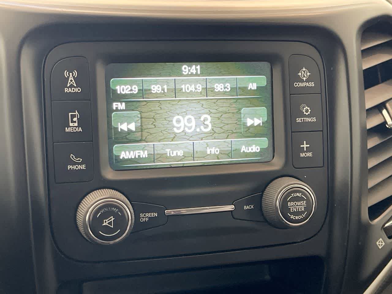 Thumbnail: 2016 Jeep Cherokee - 16