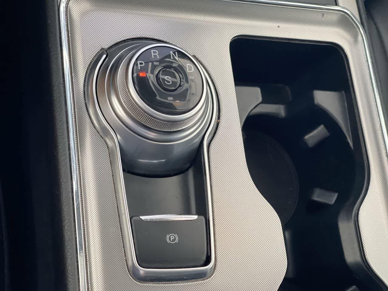 Thumbnail: 2022 Ford Edge - 19