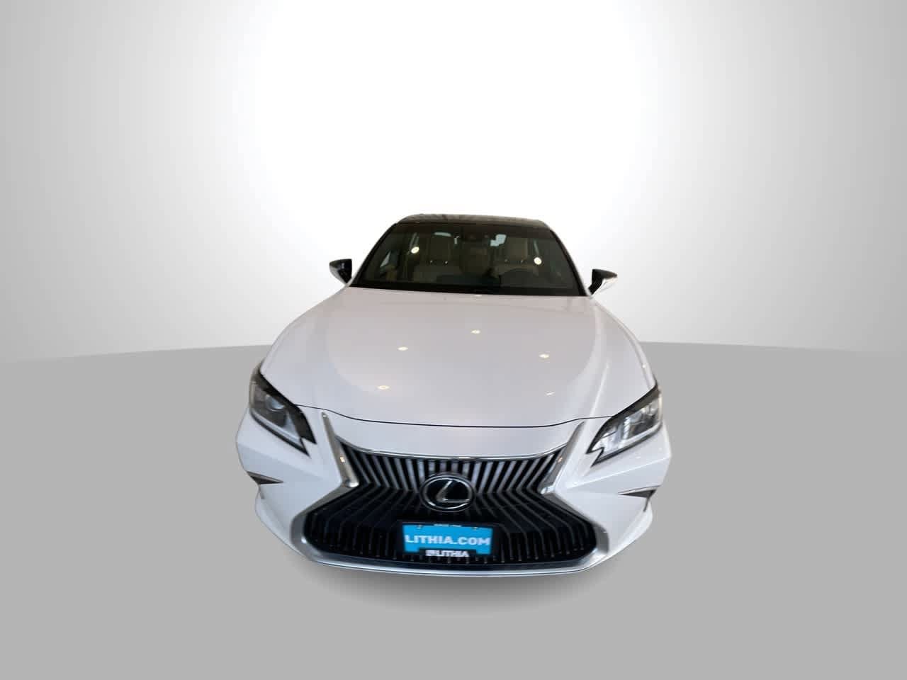 Thumbnail: 2020 Lexus ES - 3