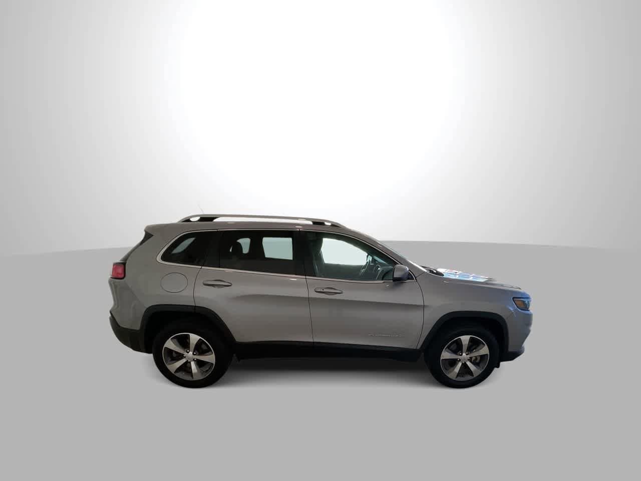 Thumbnail: 2019 Jeep Cherokee - 9