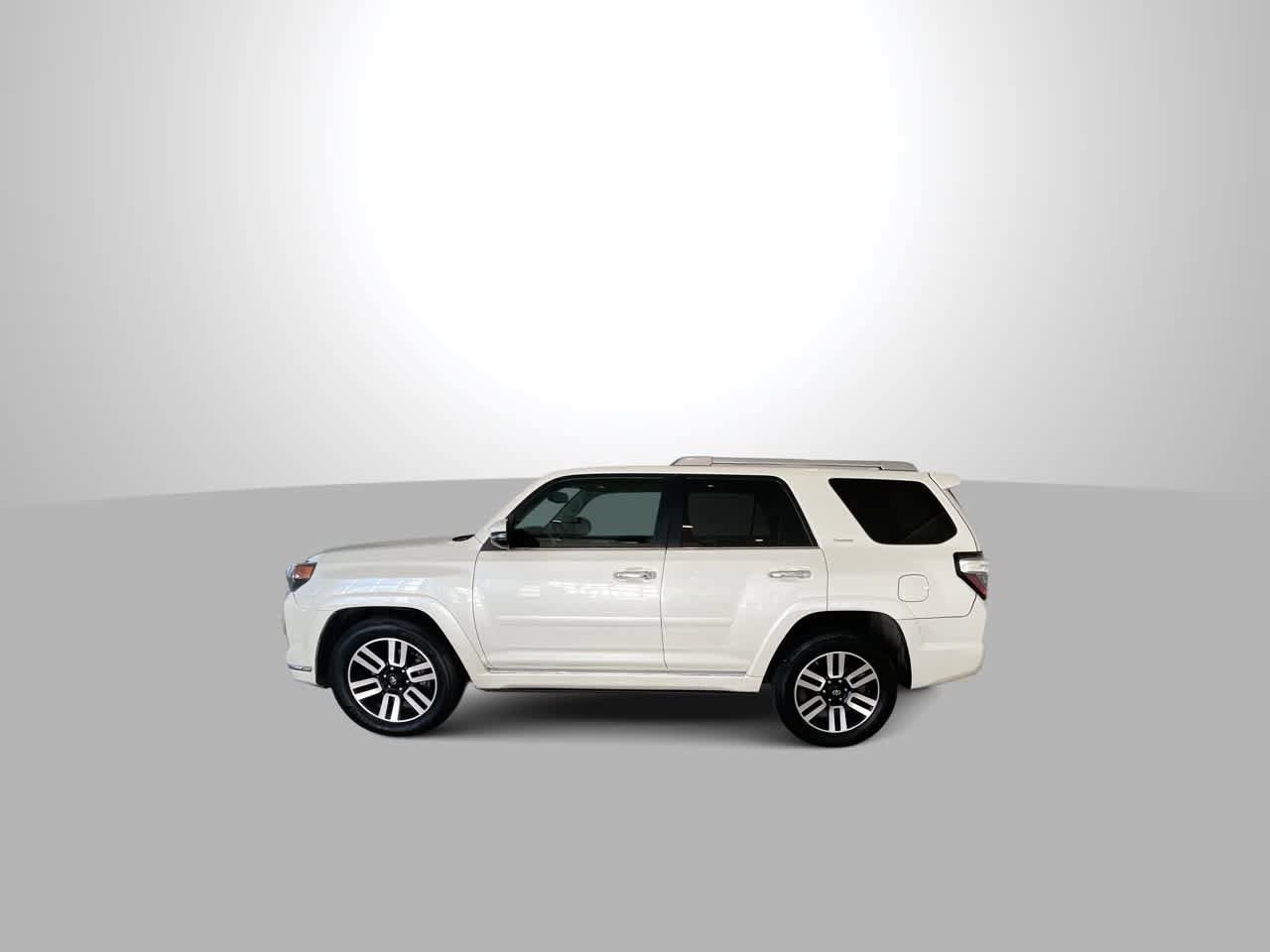 Thumbnail: 2016 Toyota 4Runner - 5