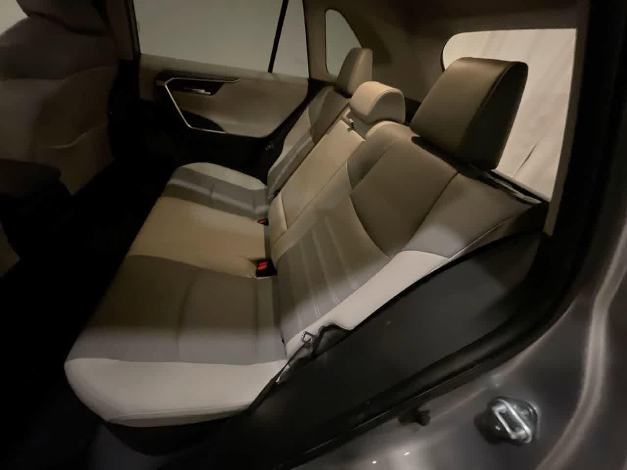 Thumbnail: 2019 Toyota RAV4 - 23