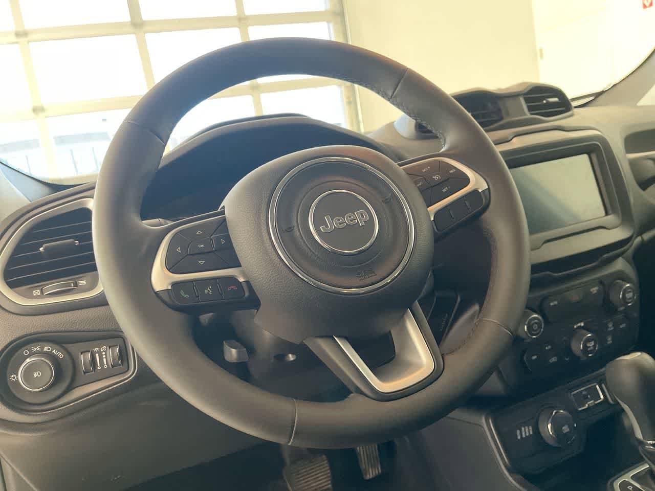 Thumbnail: 2019 Jeep Renegade - 14