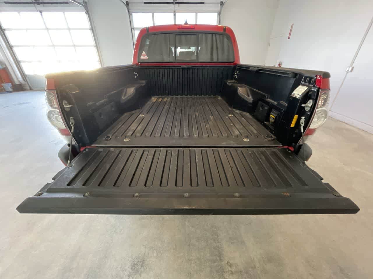 Thumbnail: 2014 Toyota Tacoma - 23