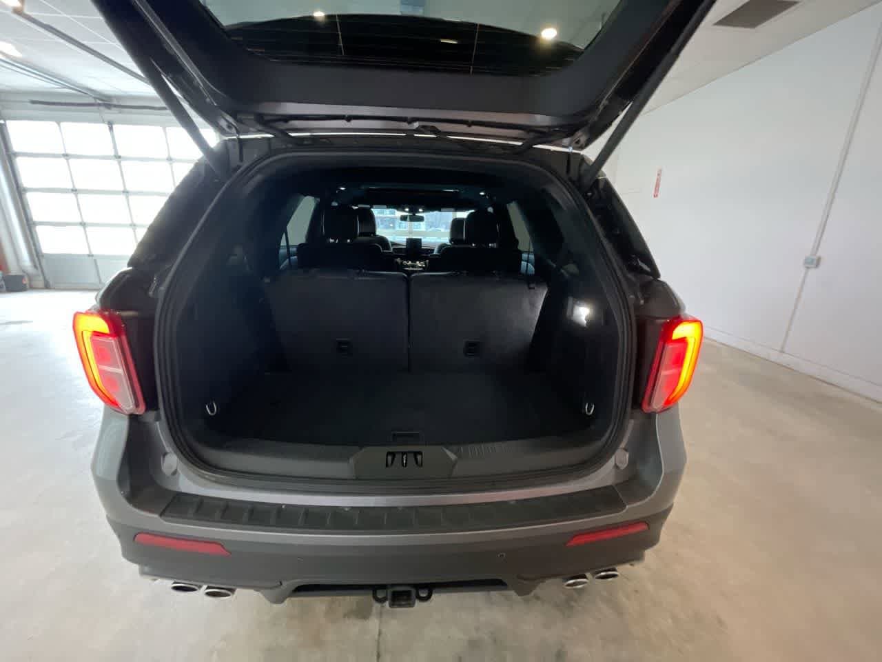 Thumbnail: 2023 Ford Explorer - 25