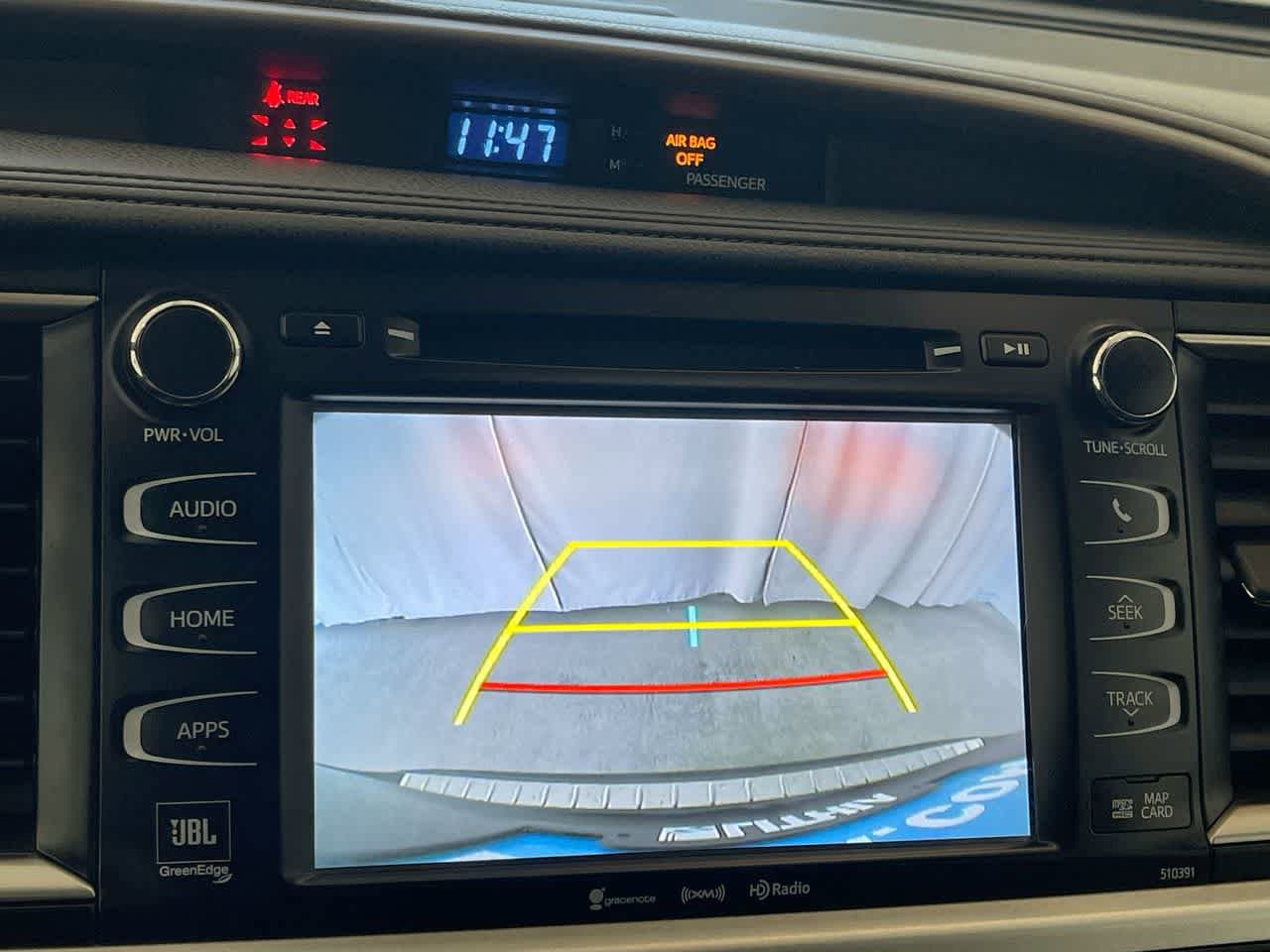 Thumbnail: 2019 Toyota Highlander - 17