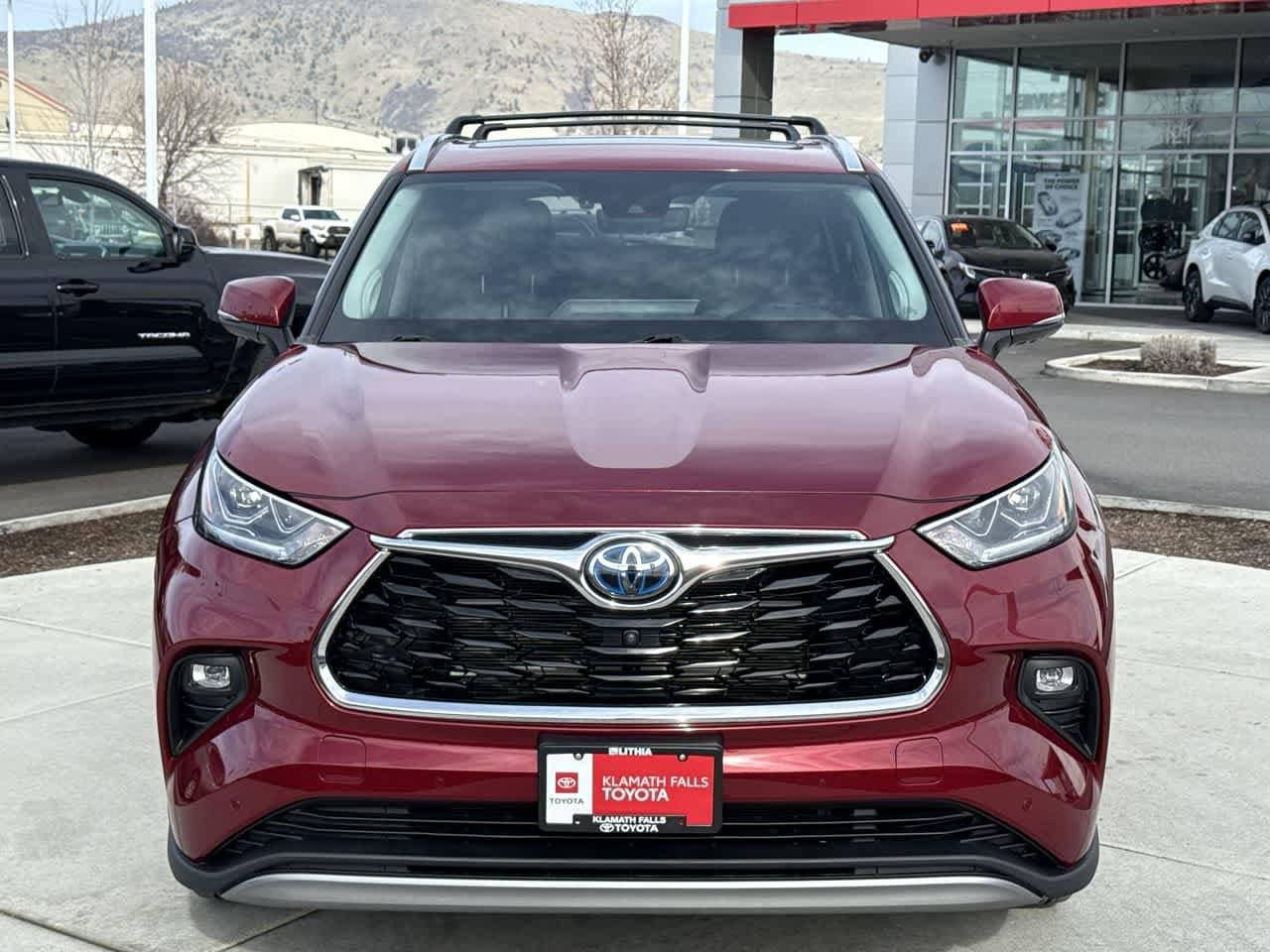 Thumbnail: 2022 Toyota Highlander - 3