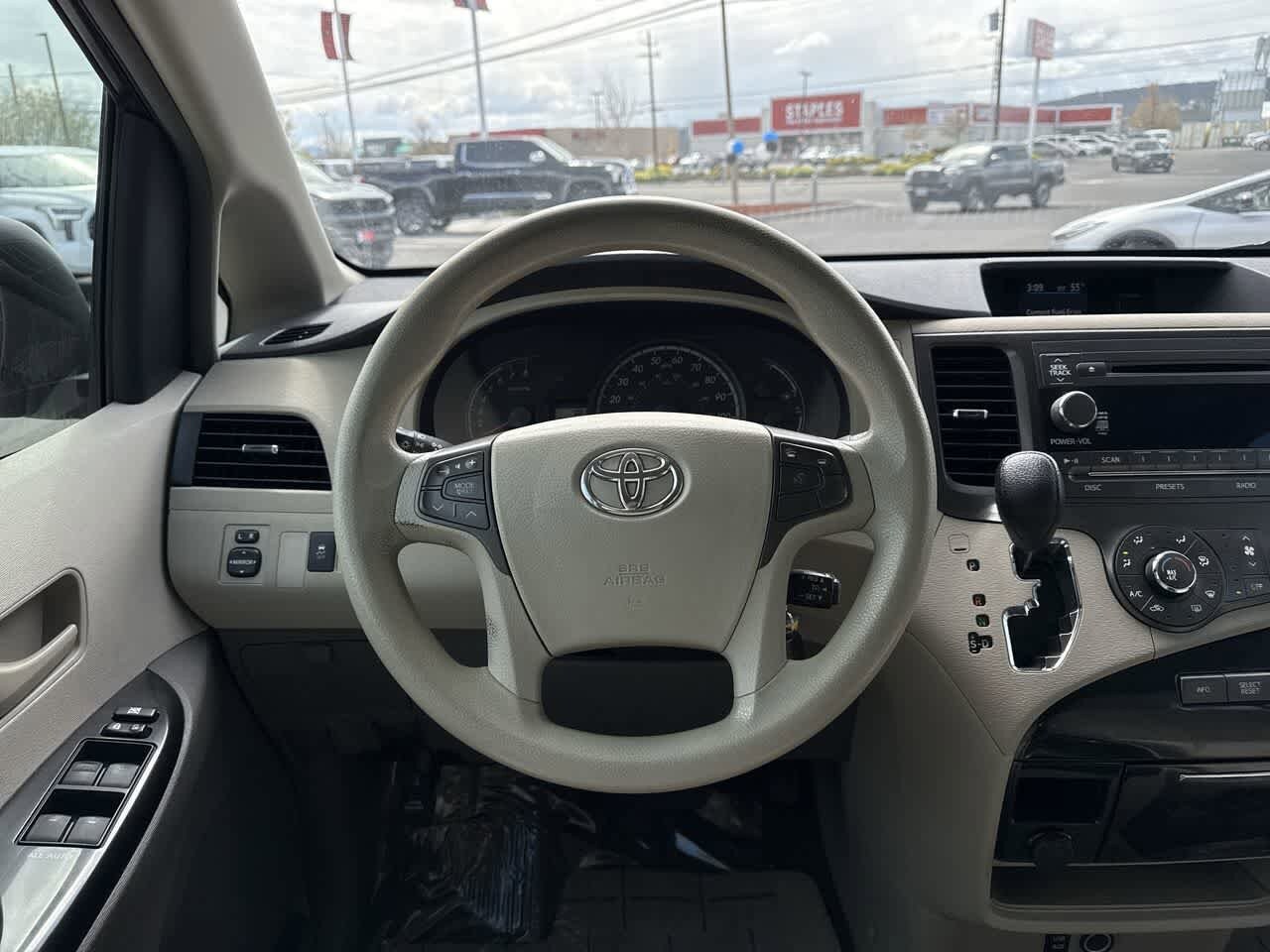 Thumbnail: 2012 Toyota Sienna - 17