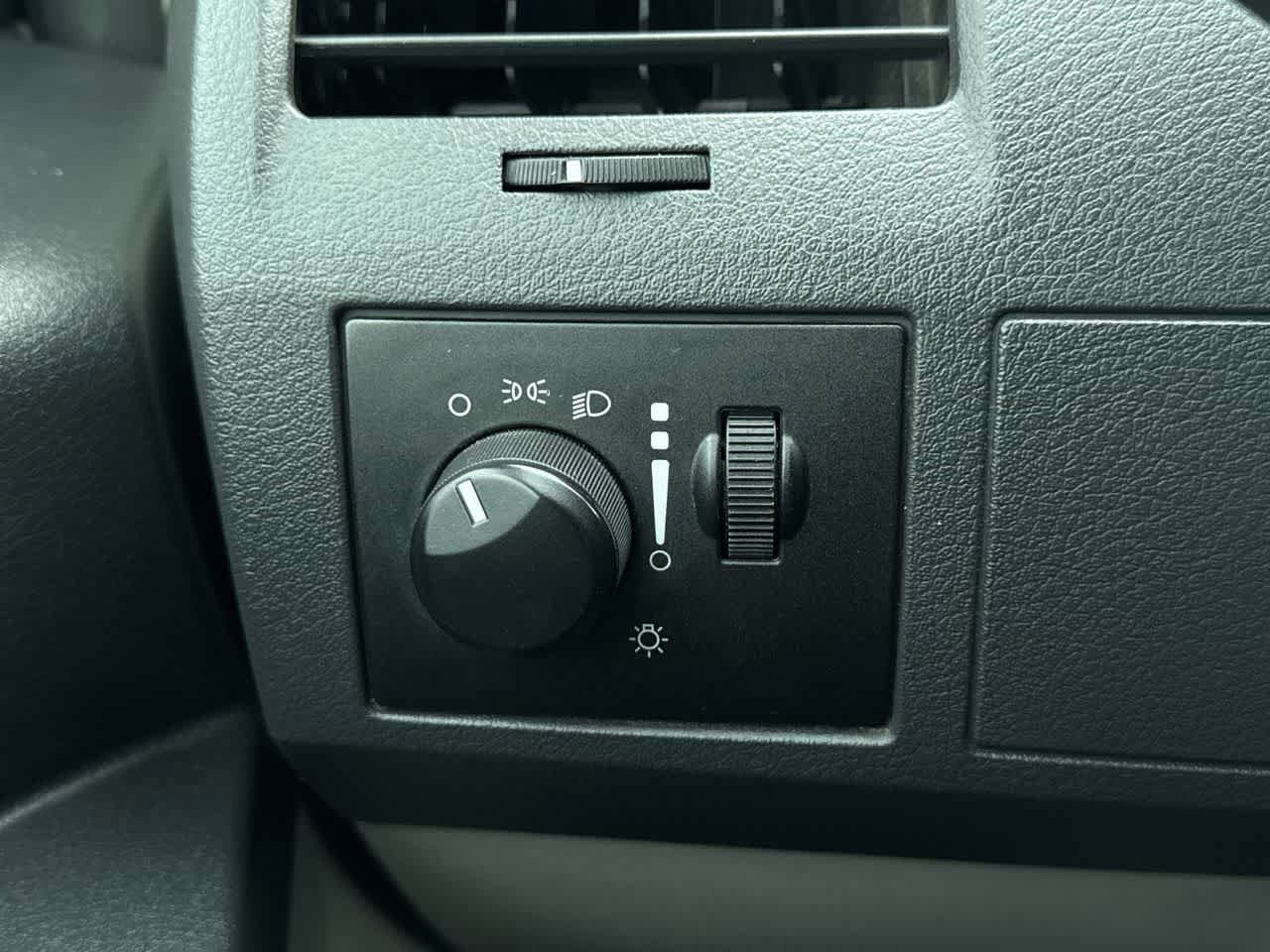 Thumbnail: 2010 Dodge Grand Caravan - 21