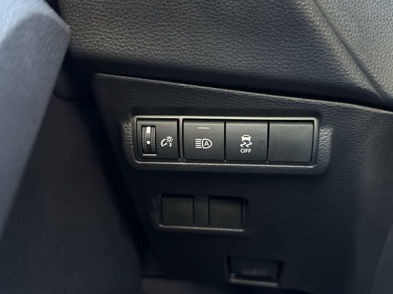 Thumbnail: 2026 Toyota Corolla Cross - 21