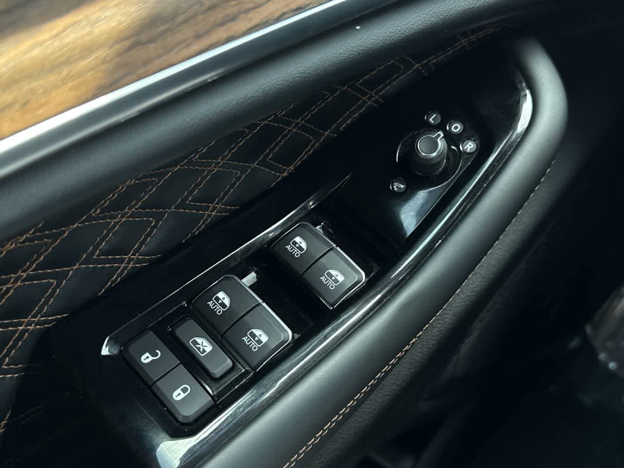 Thumbnail: 2023 Jeep Grand Cherokee - 22