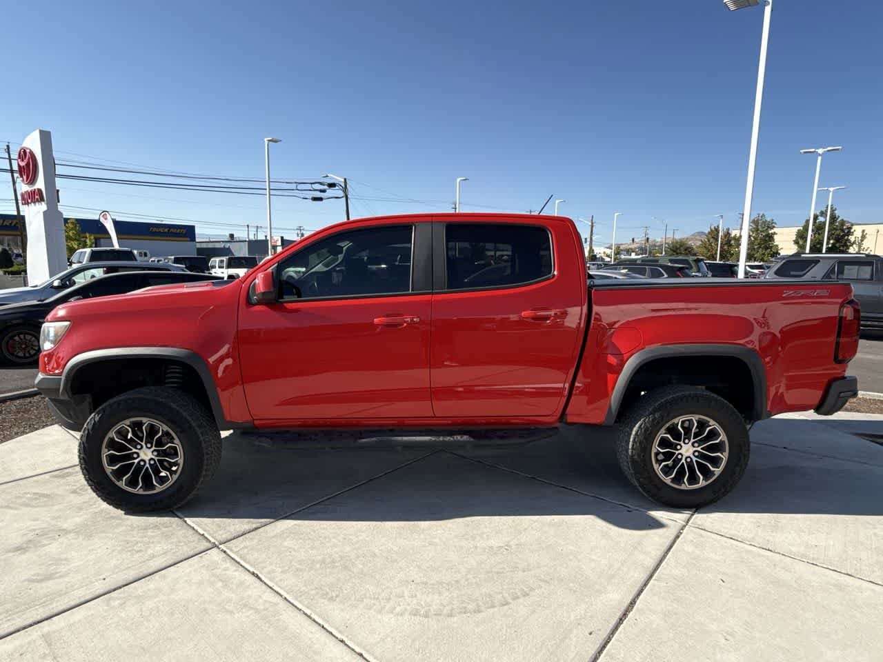 2018 Chevrolet Colorado ZR2 photo 2