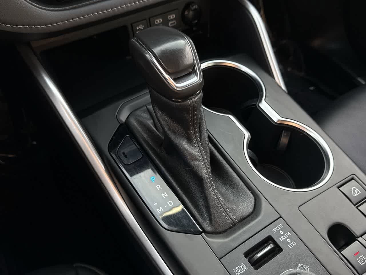 Thumbnail: 2023 Toyota Highlander - 21