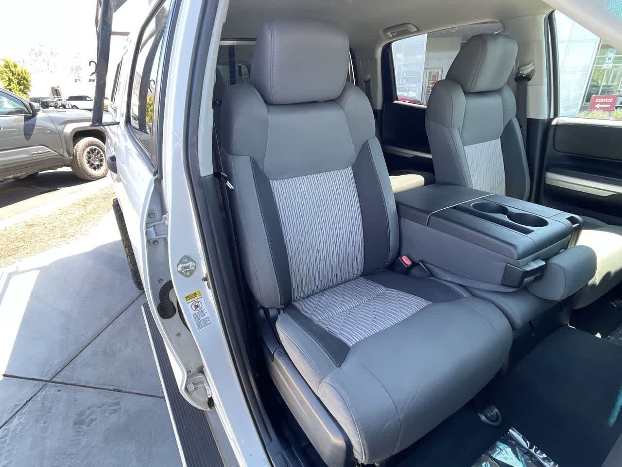 Thumbnail: 2015 Toyota Tundra - 13