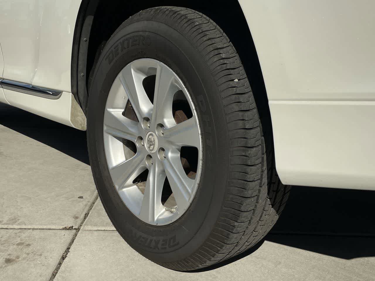 Thumbnail: 2012 Toyota Highlander - 8
