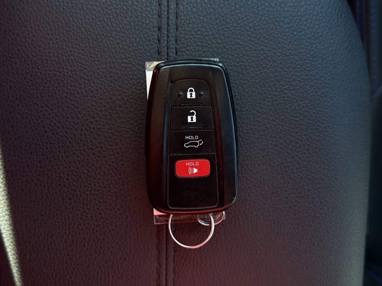 Thumbnail: 2022 Toyota RAV4 - 23