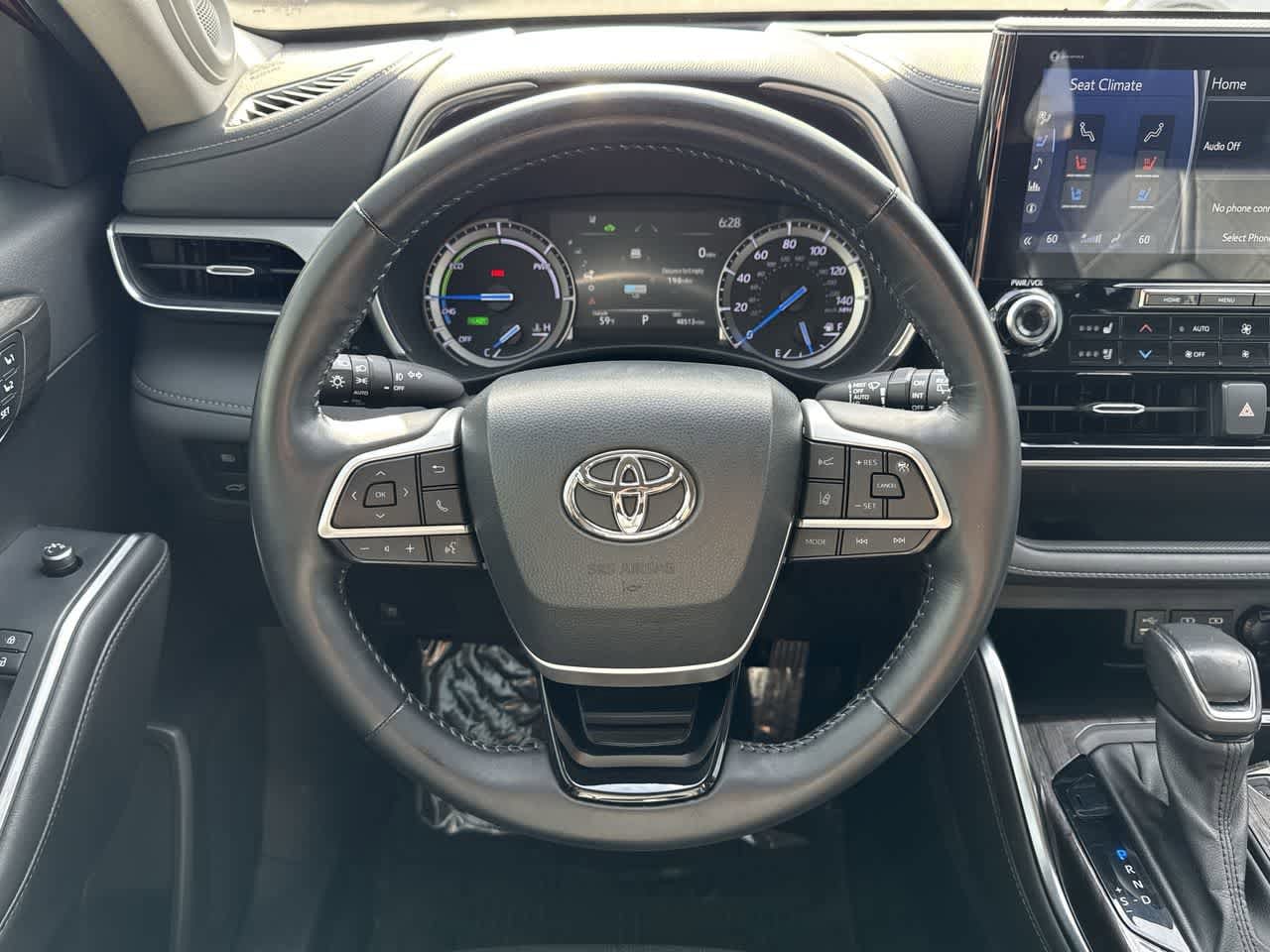 Thumbnail: 2022 Toyota Highlander - 17