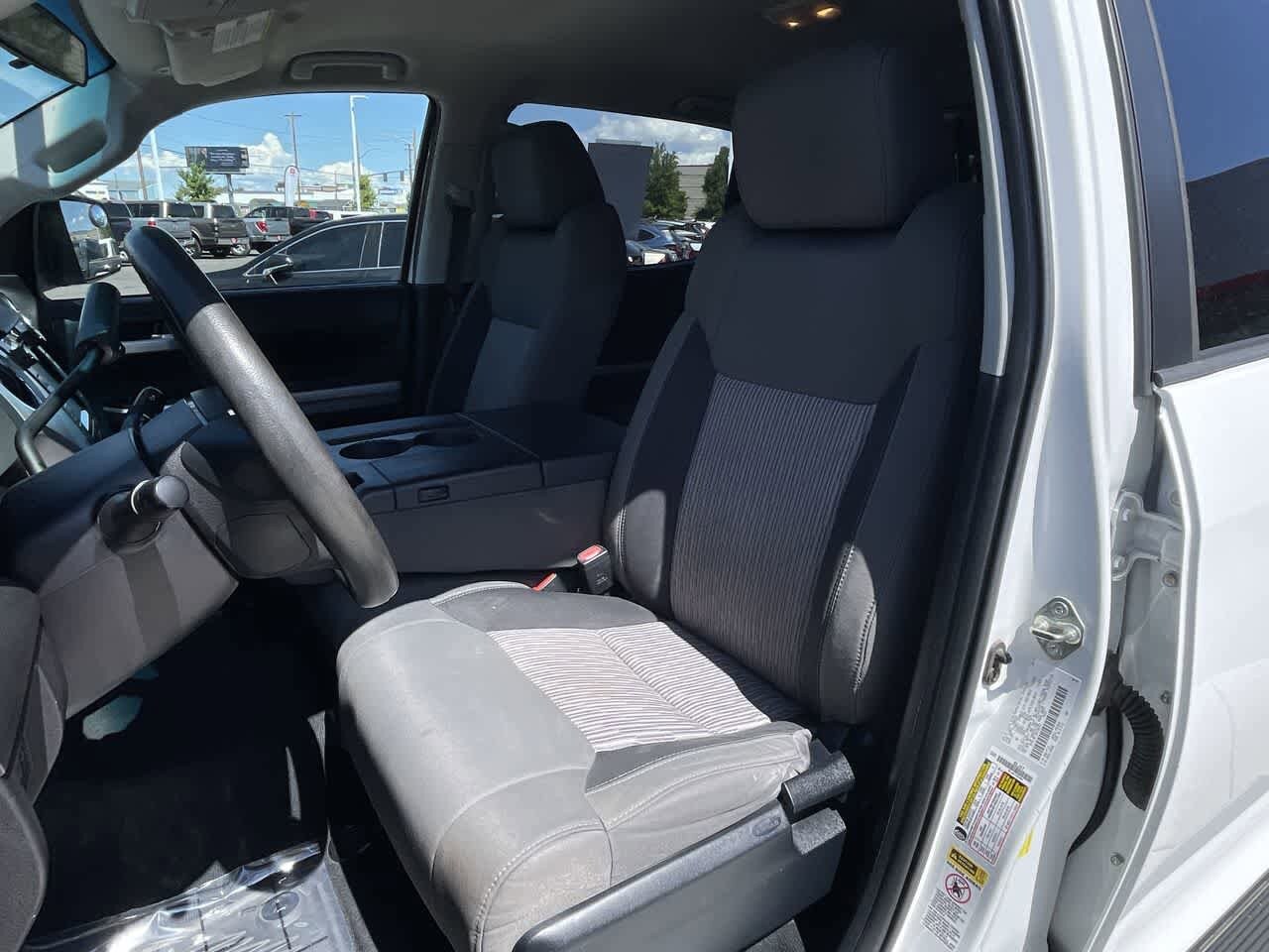 Thumbnail: 2015 Toyota Tundra - 10