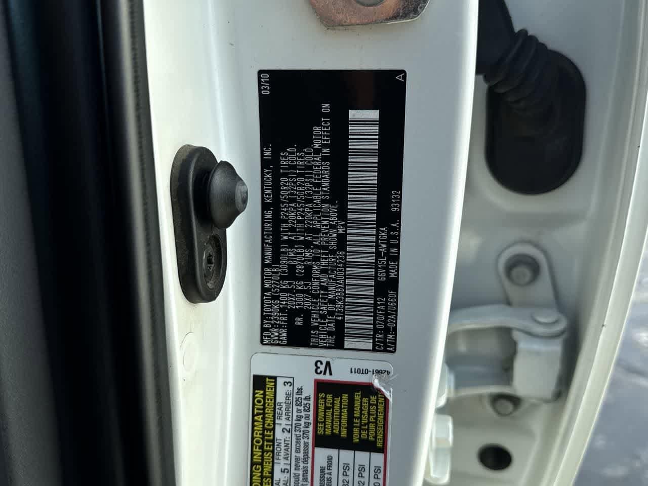 Thumbnail: 2010 Toyota Venza - 24