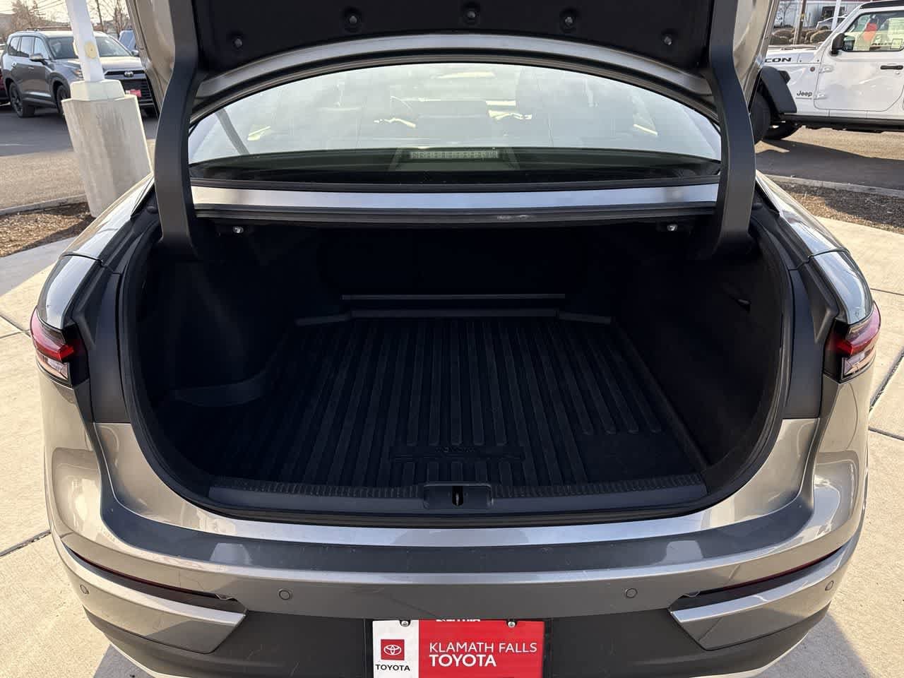 Thumbnail: 2023 Toyota Crown - 6