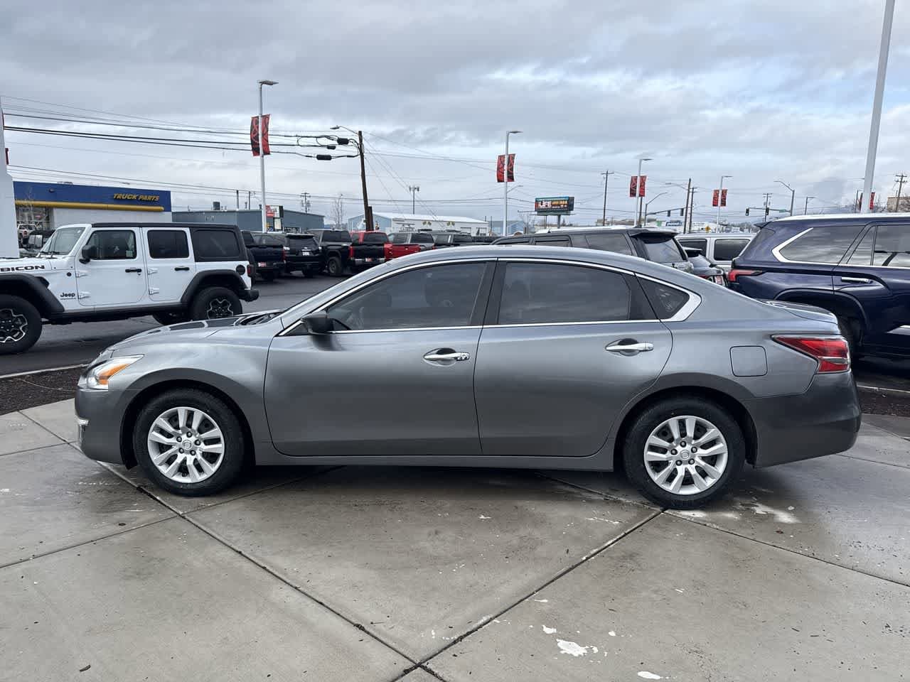 Thumbnail: 2015 Nissan Altima - 2