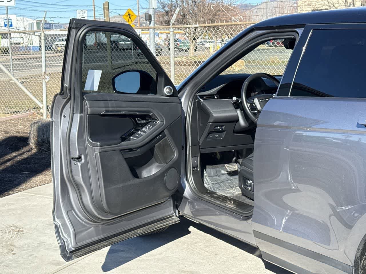 Thumbnail: 2021 Land Rover Range Rover Evoque - 10