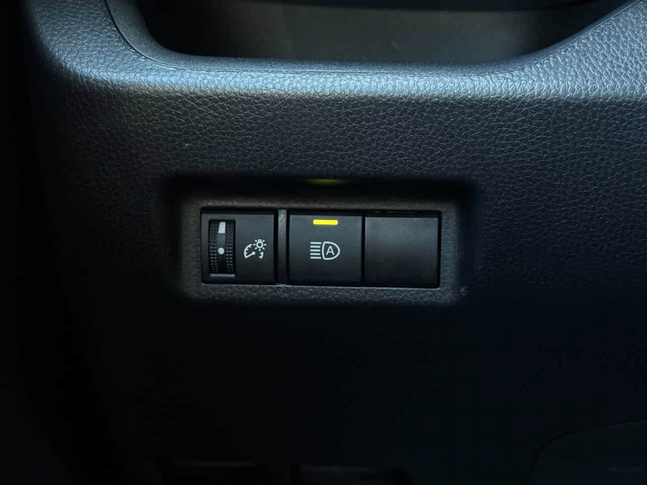 Thumbnail: 2025 Toyota RAV4 - 21