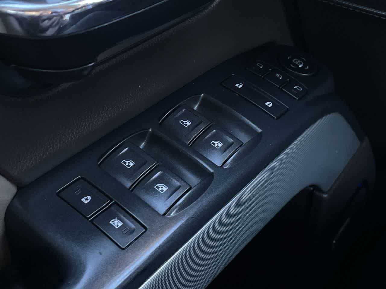 Thumbnail: 2015 Chevrolet Silverado 2500 - 19