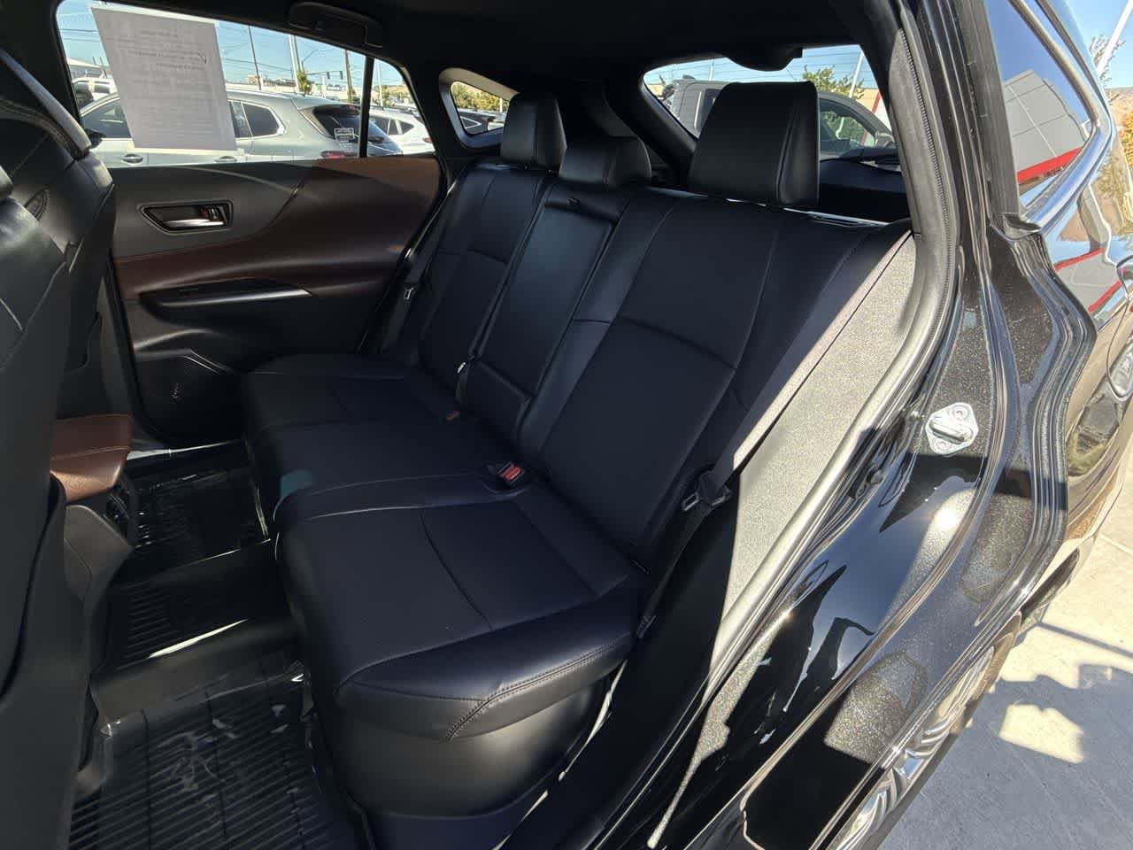 Thumbnail: 2022 Toyota Venza - 12